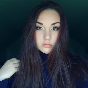 Meet your Posher, Leslie